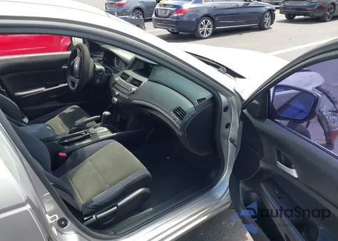 2008 Honda Accord 2.4 Lx z USA, uszkodzony, nr VIN JHMCP26338C057937